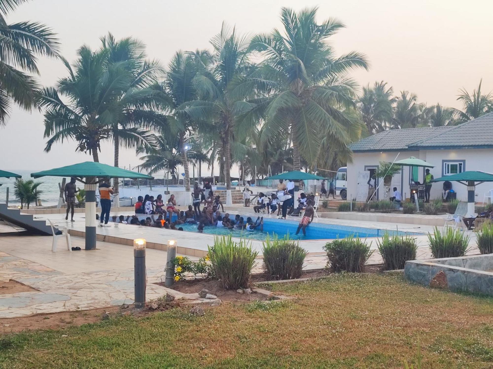 Ellisa Hospitality And Spa Hotell Accra Eksteriør bilde