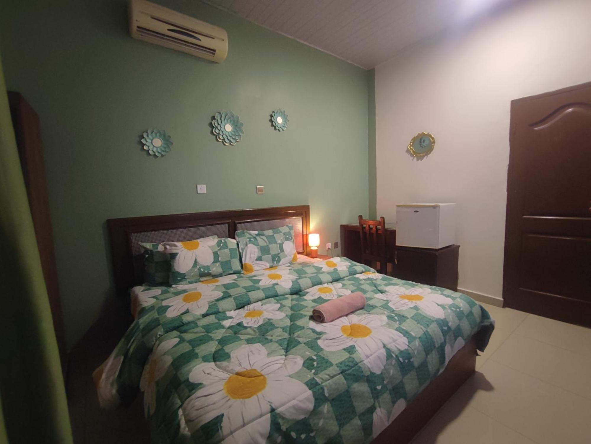 Ellisa Hospitality And Spa Hotell Accra Eksteriør bilde