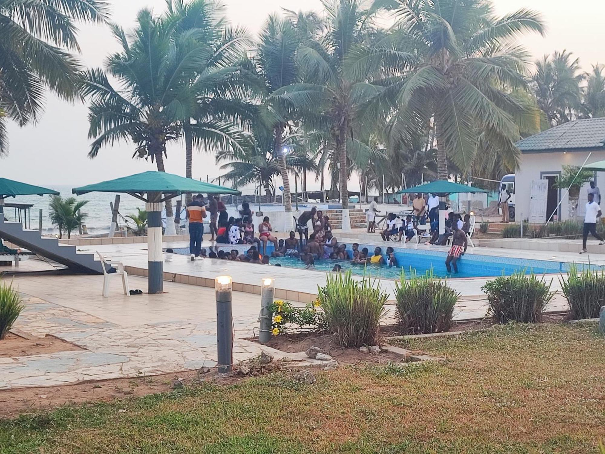 Ellisa Hospitality And Spa Hotell Accra Eksteriør bilde