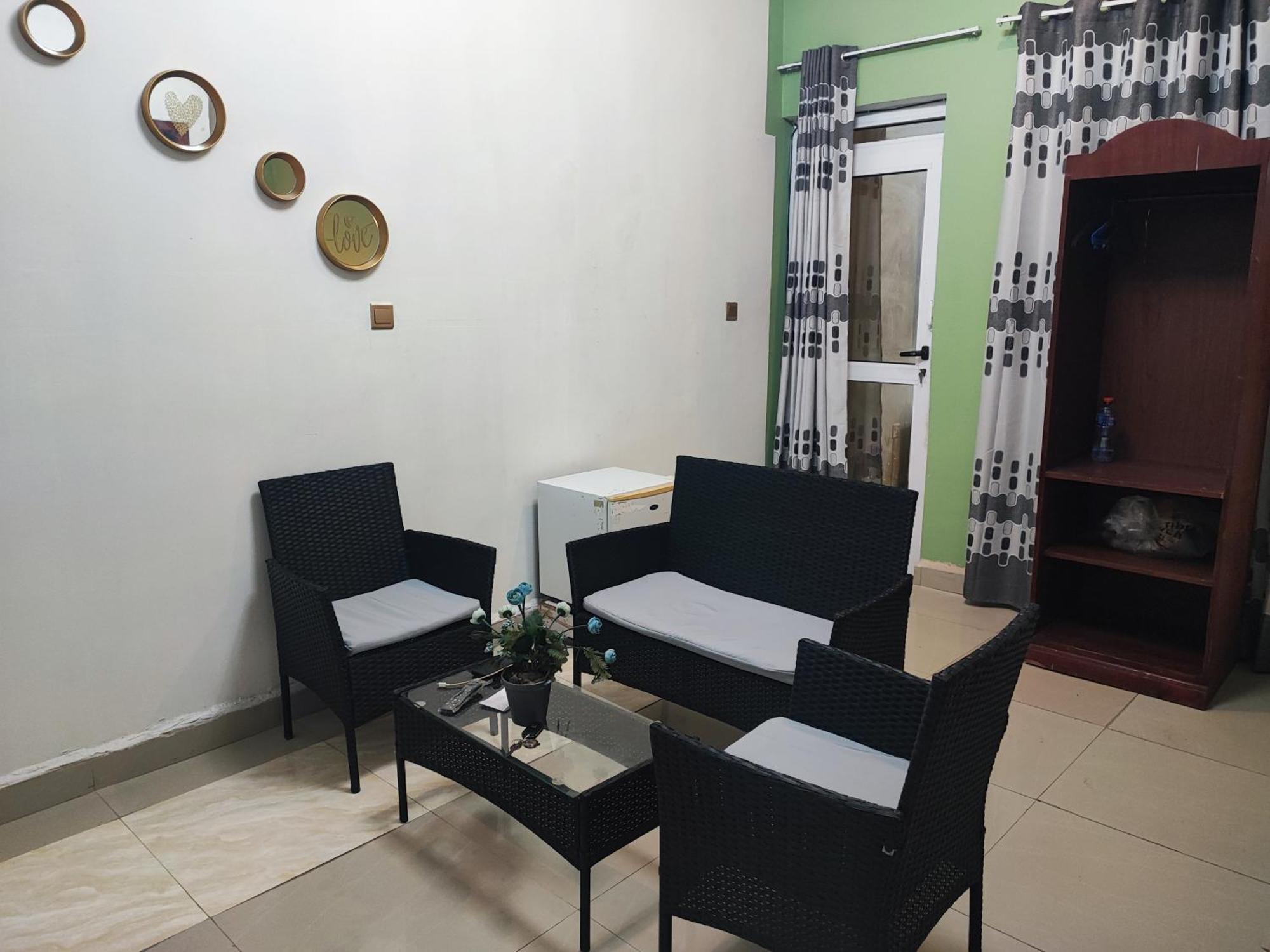 Ellisa Hospitality And Spa Hotell Accra Eksteriør bilde